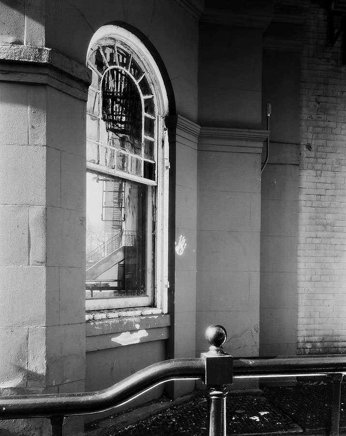 Memorial, William Street, 2004